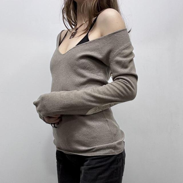 Brown slouchy wool jumper graphic back detail