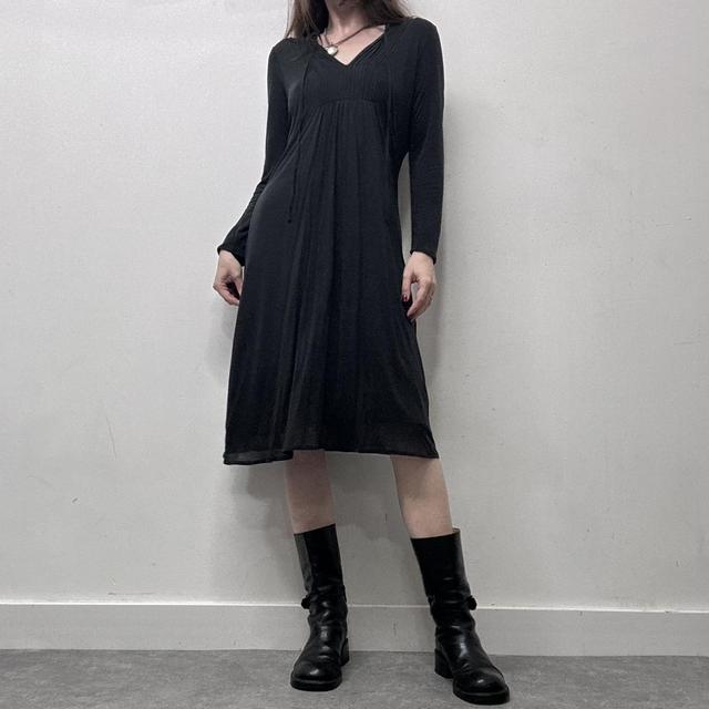 Black pleated 90s midi dress