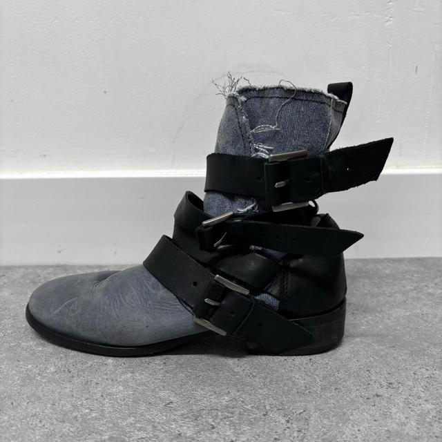 Biker wrap campus buckle boots