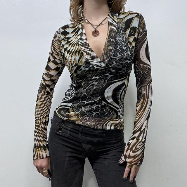 Graphic patterned micro mesh long sleeve tshirt
