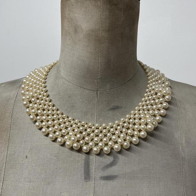 Pearl collar beaded necklace