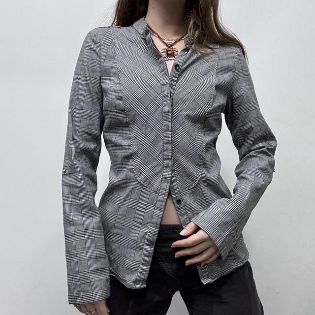 Fitted checked grey shirt