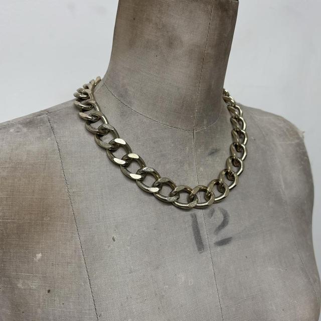 Oversized gold chain necklace