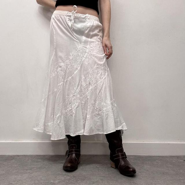 White cotton floral embroidered skirt