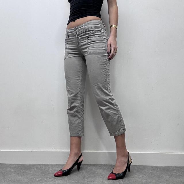 Cropped khaki capri trousers