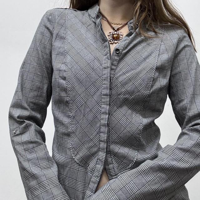 Fitted checked grey shirt