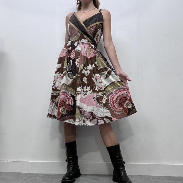 Brown floral derhy pleated dress