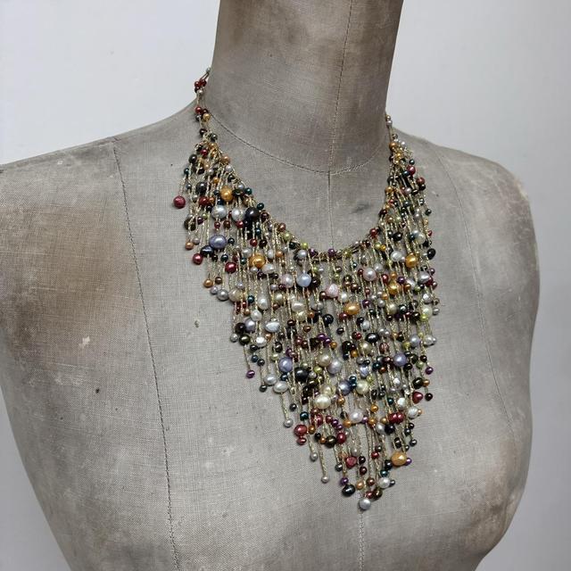 Drape pearl necklace collar