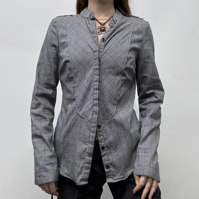 Fitted checked grey shirt
