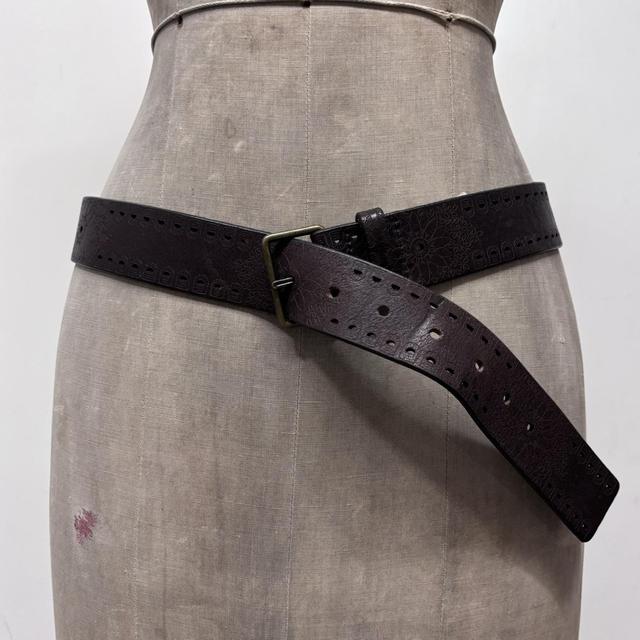 Brown leather flower engraved belt