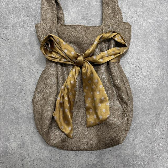 Brown bow shoulder bag