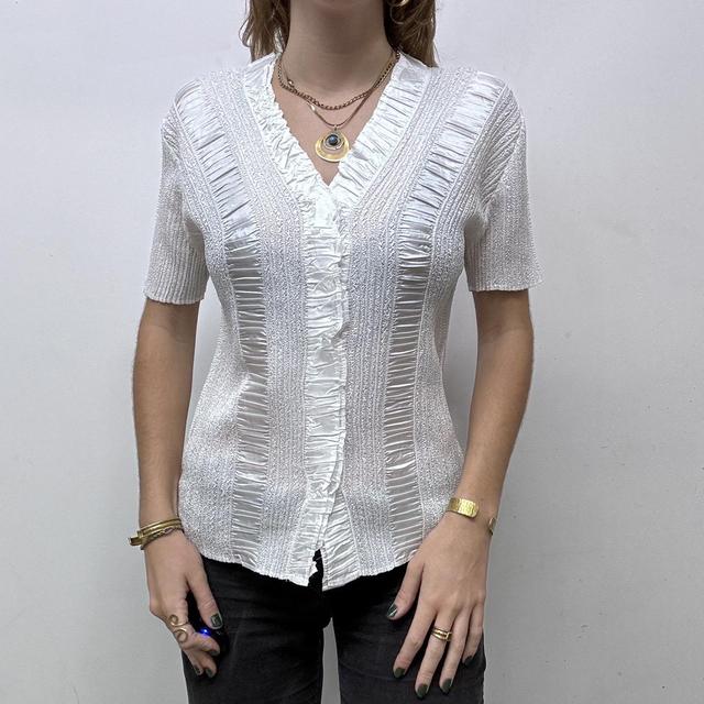 White crinkle pleated top