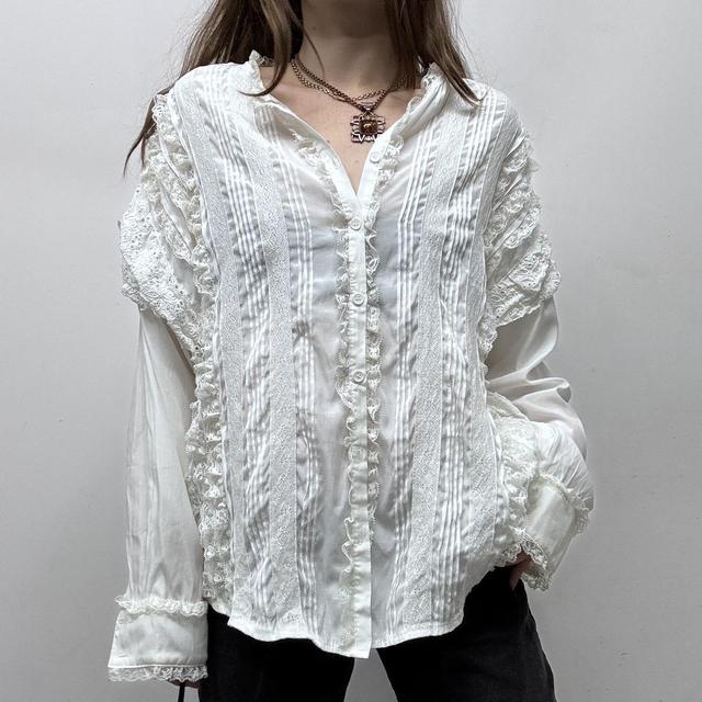 White lace baroque ruffle shirt