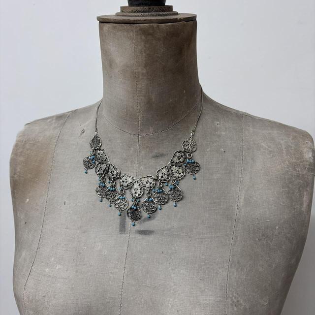 Silver boho wire flower necklace