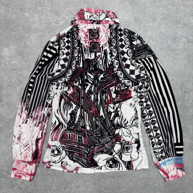 Save the queen embroidered graphic shirt