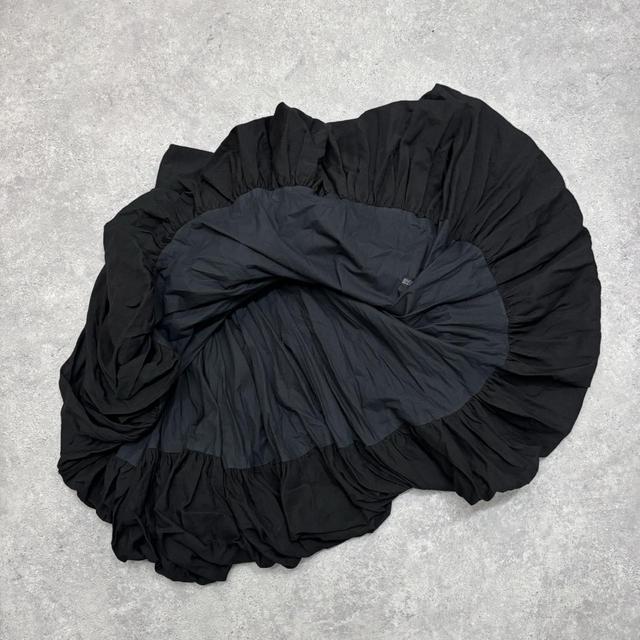 Black structured puff balloon skirt