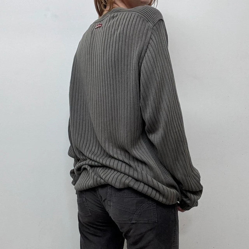 Ribbed slouchy distressed jumper