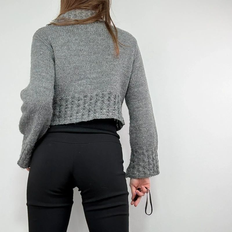 Grey cropped knitted cardigan