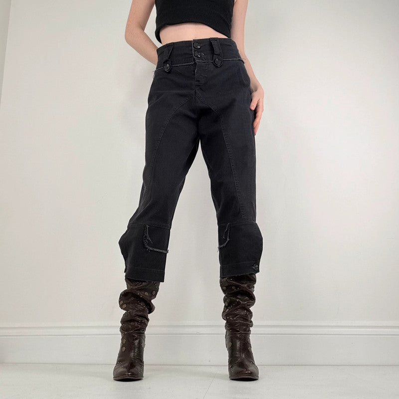 black structured capri bloomer trousers