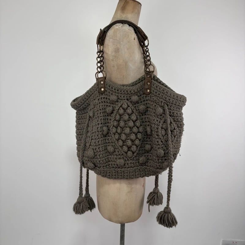 knitted slouchy shoulder bag