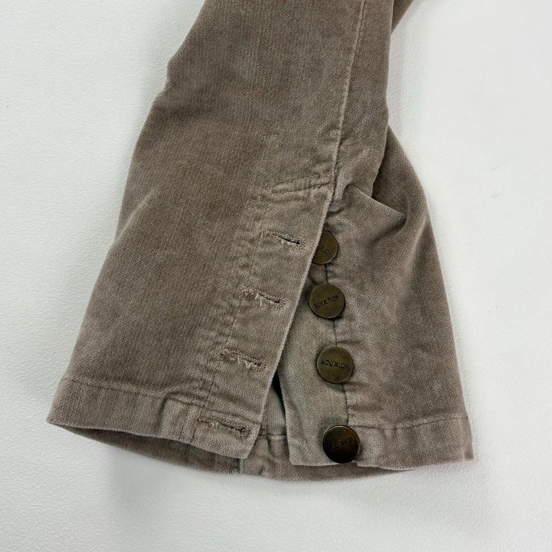 Napoleon cropped tan capri pants