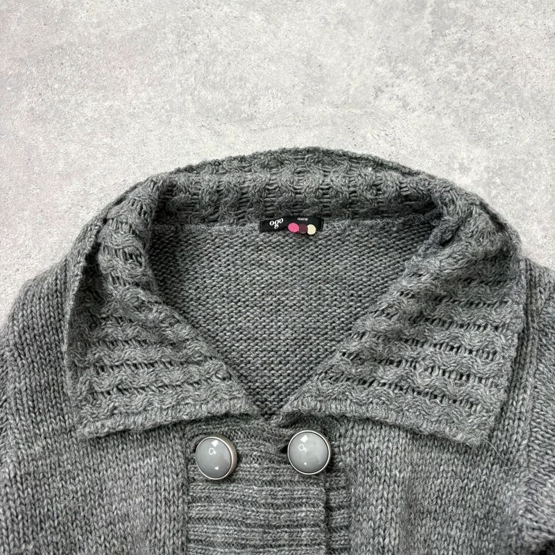 Grey cropped knitted cardigan