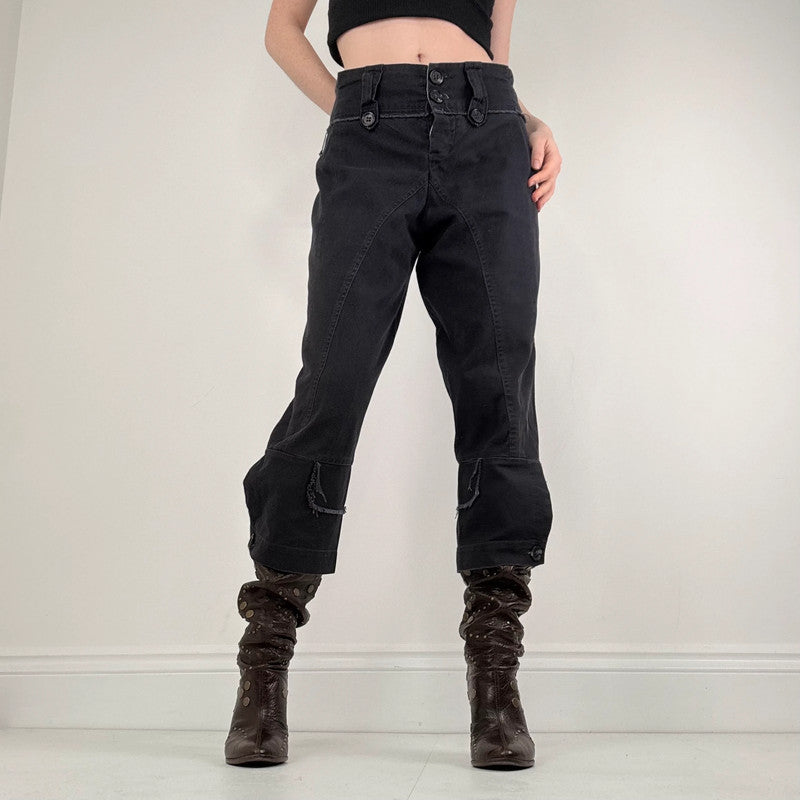 black structured capri bloomer trousers