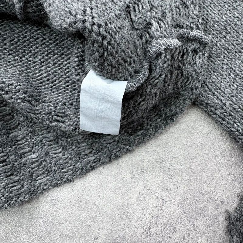 Grey cropped knitted cardigan