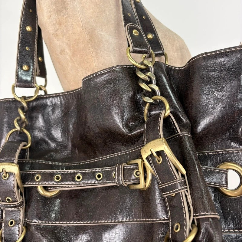 Chunky brown buckle chain shoulder bag