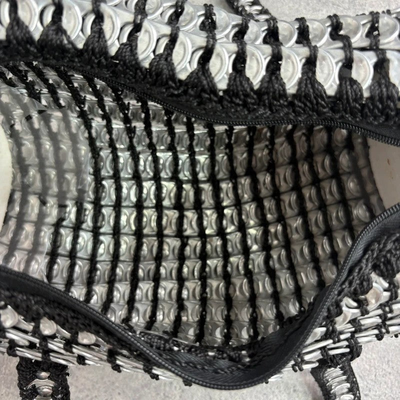 Vintage crochet can tab silver barrel handbag
