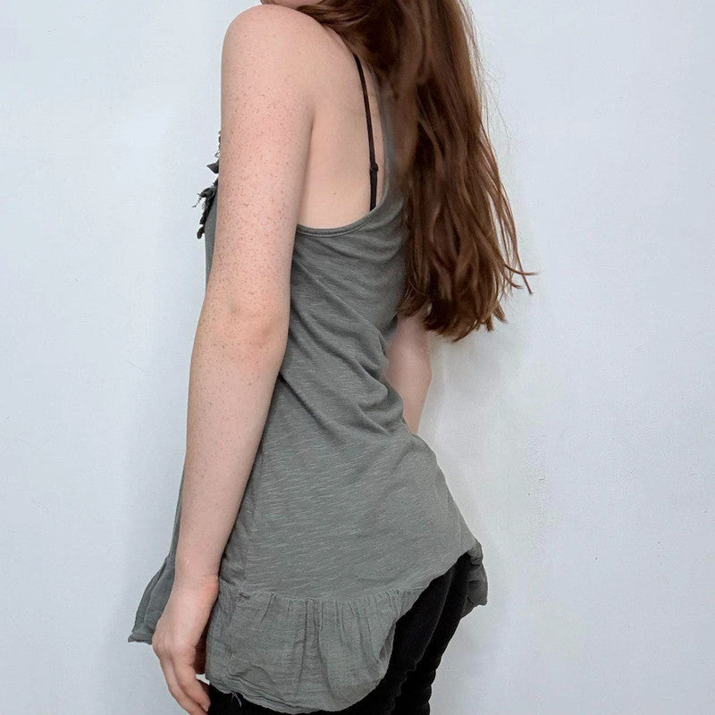grey  pleated flared hem vest