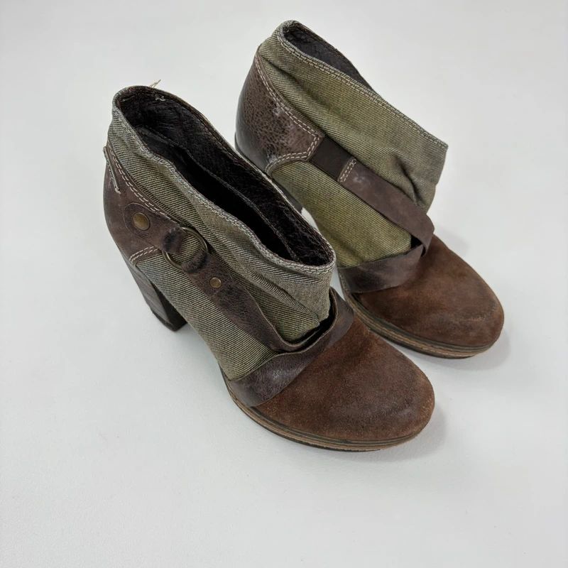 Diesel khaki leather buckle heeled boots