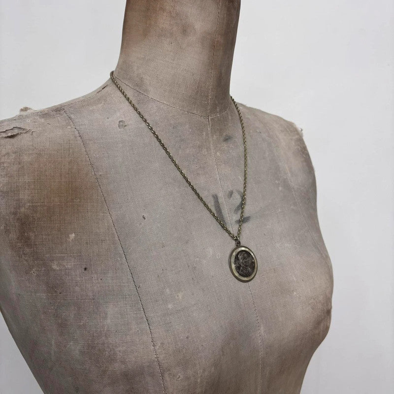 chunky gold chain coin necklace