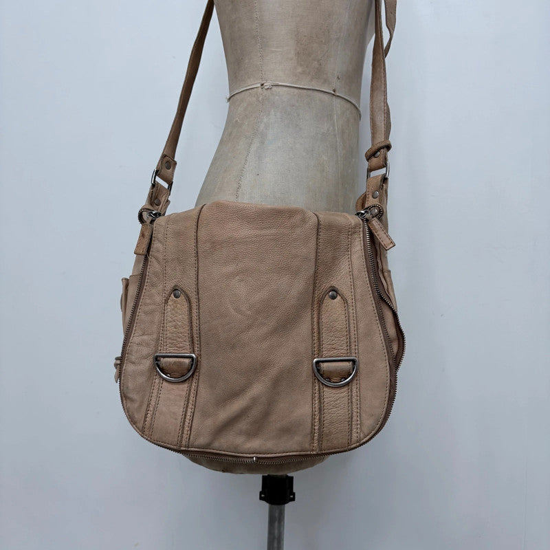 tan leather zip city bag