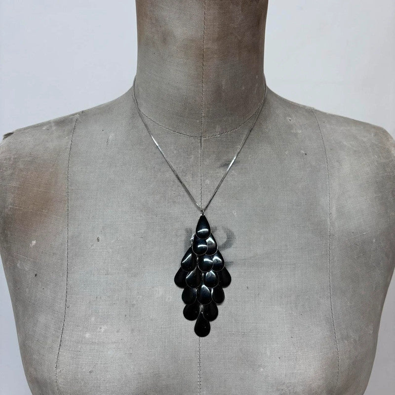 metal silver necklace