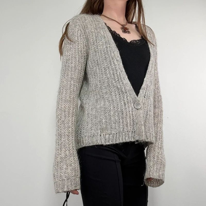 grey American Vintage knitted cardigan