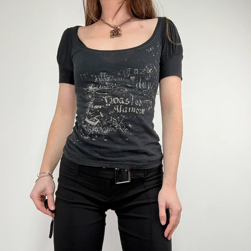 Grunge Y2K wide-neck black t-shirt