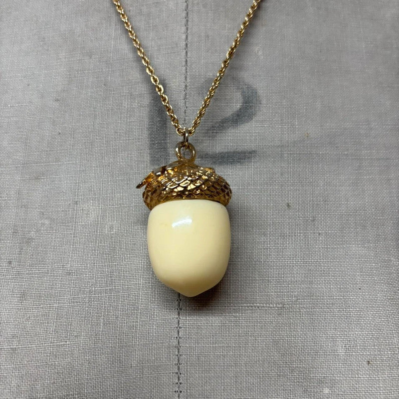 gold chunky charm necklace