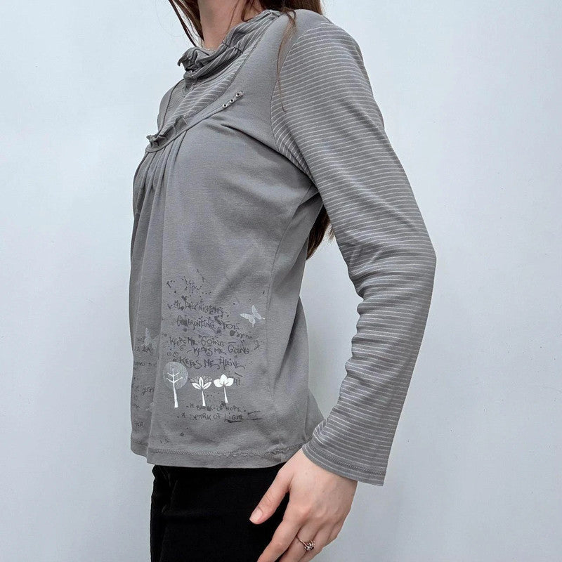 grey long sleeve pinstriped t-shirt