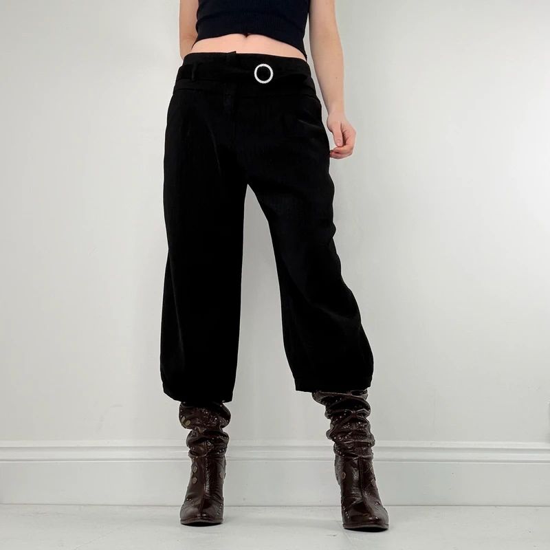cropped black low rise capri pants