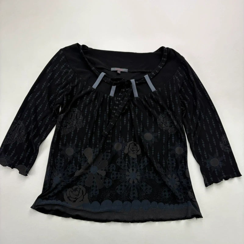 black wide neck belt loop 3/4 length sleeve polkadot t-shirt