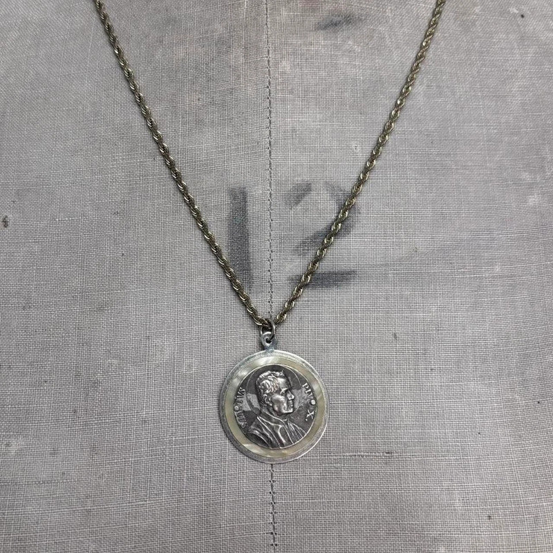 chunky gold chain coin necklace