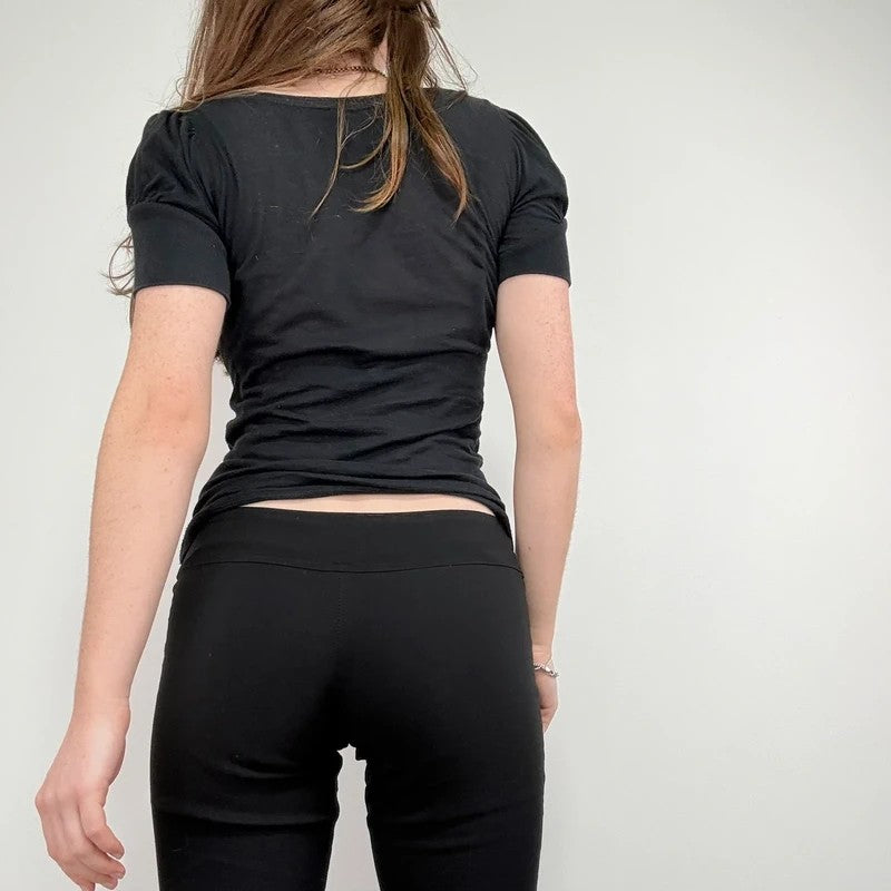 Grunge Y2K wide-neck black t-shirt