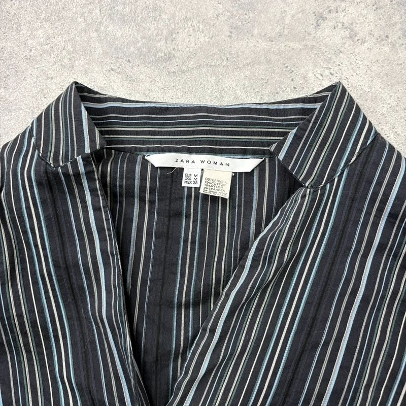 navy pinstripe fitted 3/4 length sleeve shirt