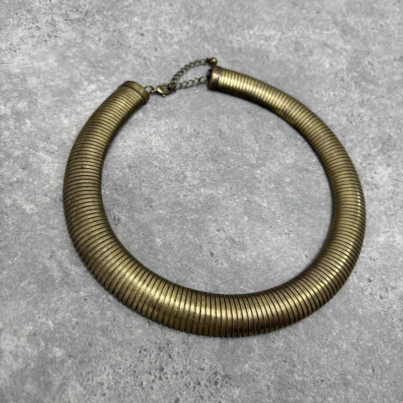 gold chunky collar necklace