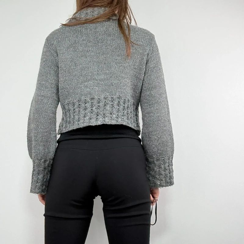 Grey cropped knitted cardigan