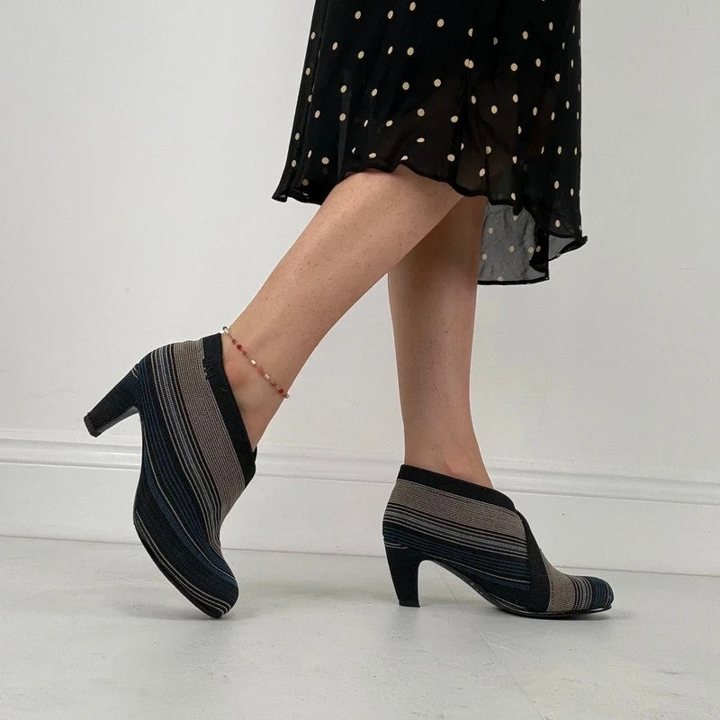 Striped heeled pumps