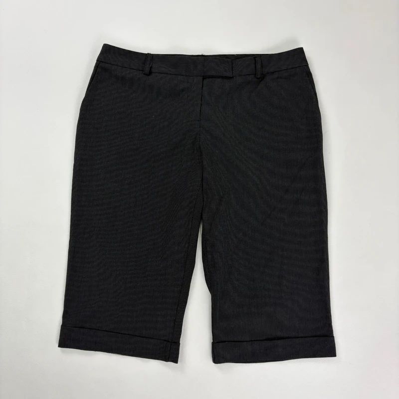 Black cropped capri pants