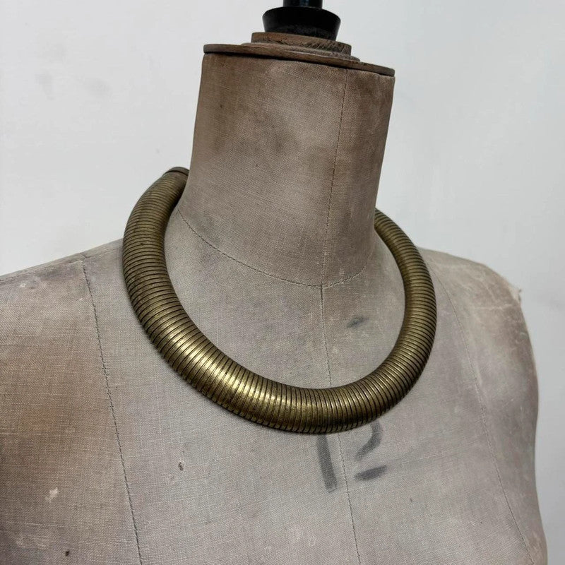 gold chunky collar necklace