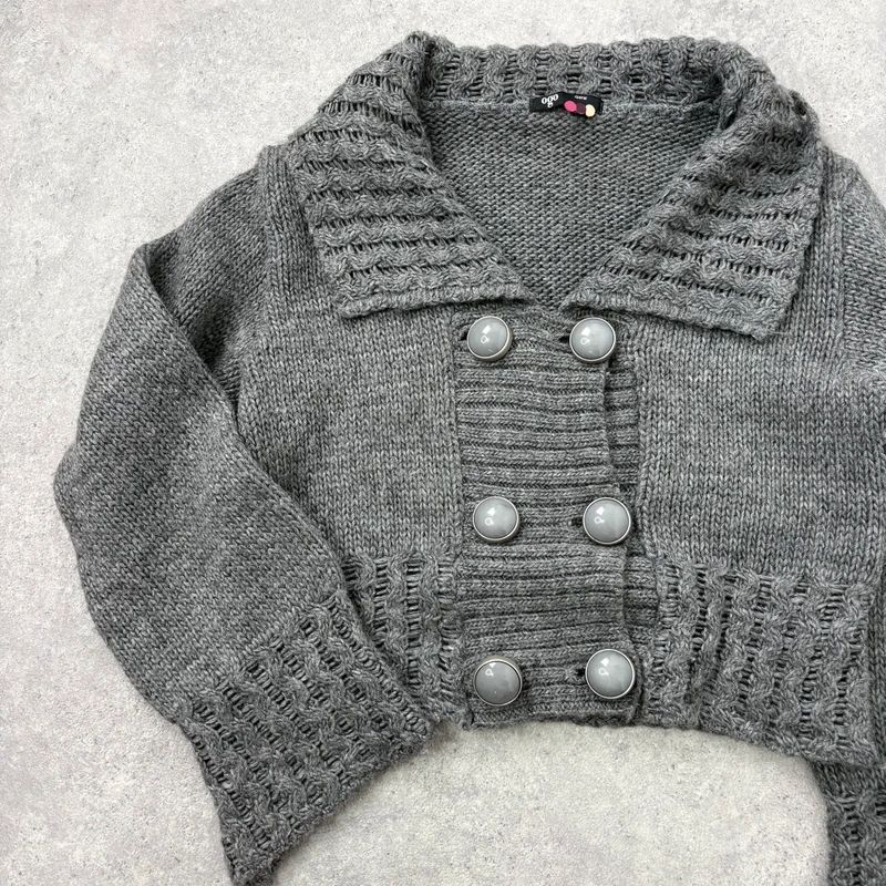 Grey cropped knitted cardigan